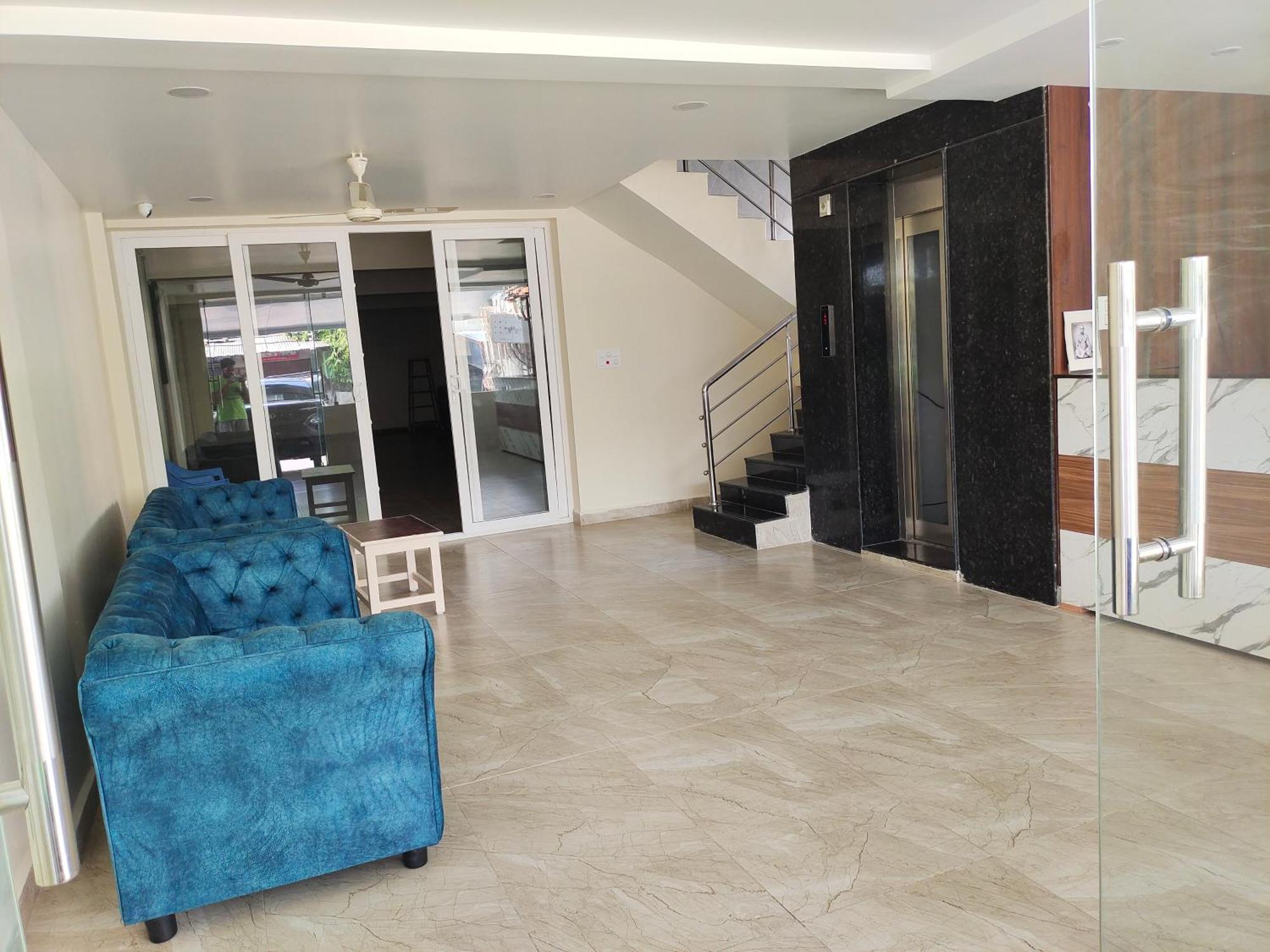 טירופאטי Hotel Dkr Grand מראה חיצוני תמונה